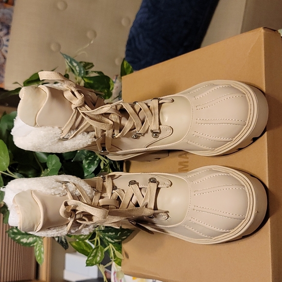 STEVE MADDEN Northern Faux Fur Trim Sand Boot - Picture 10 of 10